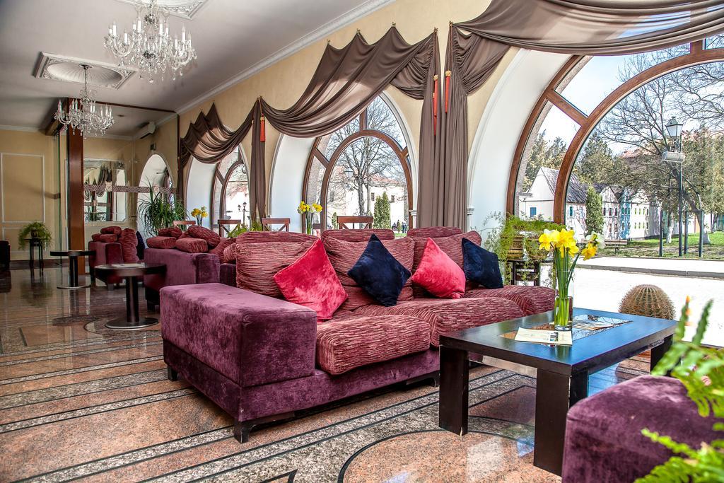 Optima Collection Kamianets-Podilskyi Hotel Exterior photo