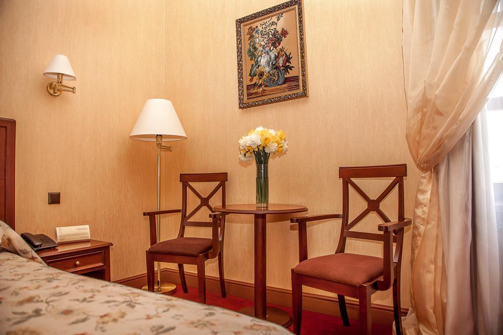 Optima Collection Kamianets-Podilskyi Hotel Exterior photo