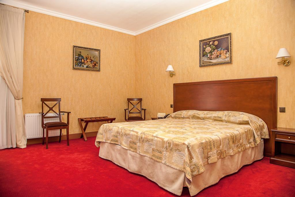 Optima Collection Kamianets-Podilskyi Hotel Exterior photo